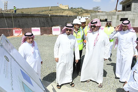 نائب أمير عسير يطلع على الصيانة الوقائية لمحطات المياه بالمنطقة