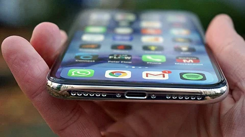 "أبل" تحصّن هواتف "آيفون" بتلك الطريقة الفريدة