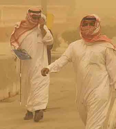 خبير مناخ لسكان "الرياض والشرقية": ابقوا في منازلكم