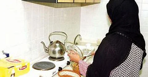 حملة "وطن بلا مخالف" تُوقف "السوق السوداء" لـ"شغالة رمضان" في جنوب السعودية