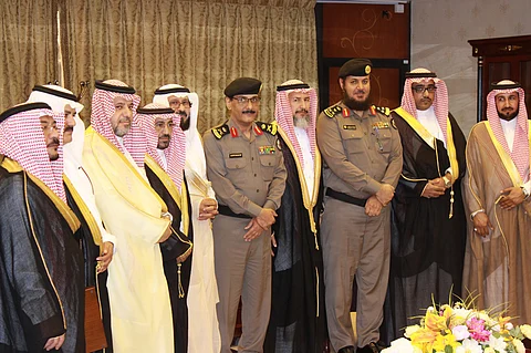 مدير شرطة الرياض يكرم عددًا من عمد الأحياء المتقاعدين