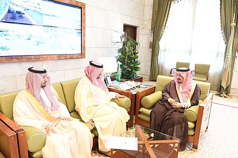 أمير الرياض يستقبل مدير عام الإدارة العامة للمجاهدين بالمنطقة