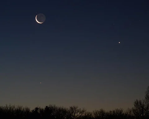 "هندي": هلال رمضان يحل بجوار "نجمة المساء" بعد غروب شمس الخميس