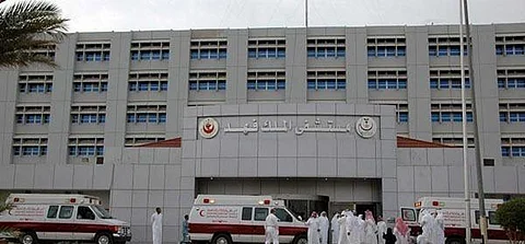 احتجاز مراجعين داخل مصعد بمستشفى بالمدينة.. وهذه تفاصيل ما قبل الخروج