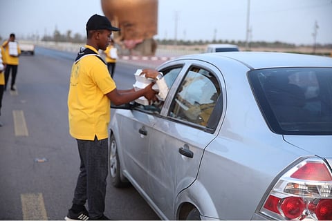 "تنمية الشرافاء" توزع 200 وجبة إفطار صائم على الصائمين المسافرين
