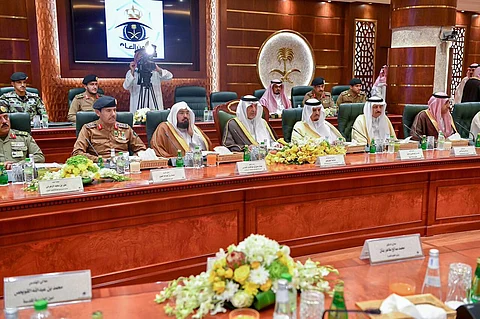 وزير الداخلية يرأس اجتماع اللجنة العليا للعمرة بحضور "الفيصل"