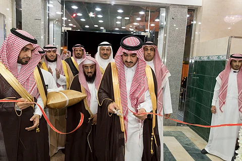 بالصور.. أمير الجوف يفتتح برج القرآن الكريم في دومة الجندل