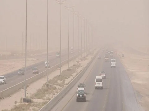 نشاط لرياح البوارح مسببة إثارة للأتربة والغبار في مناطق عديدة اليوم