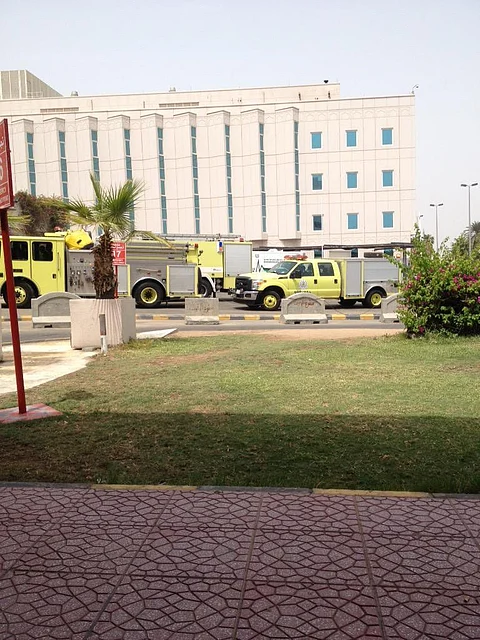 مستشفى القوات المسلحة يكشف حقيقة الحريق: إطار شاحنة.. ولا إصابات