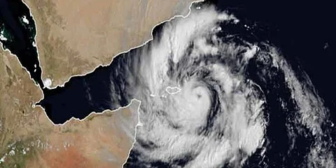 طقس السبت .. العاصفة تسجل حضورها بأمطار غزيرة في هذه المواقع