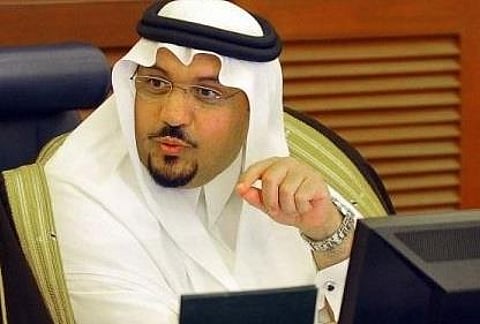 "أمير القصيم" يشيد بجهود رجال الأمن في كشف غموض حادثتي القتل بالمنطقة