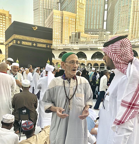 معتمر ستيني: حلمت بأن أصلي ركعتين داخل الكعبة المشرفة وتحققت بعد 90 يومًا