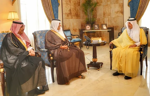 أمير مكة ونائبه يستعرضان مع "العامودي" خطة تشغيل مطار جدة
