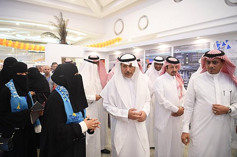 مدير جامعة جازان يفتتح المعرض الثاني لخريجات التصميم والعمارة
