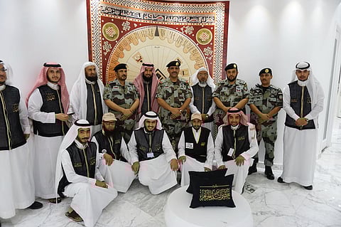 "الحربي" يزور معرض العهد ويثني على شباب مكة