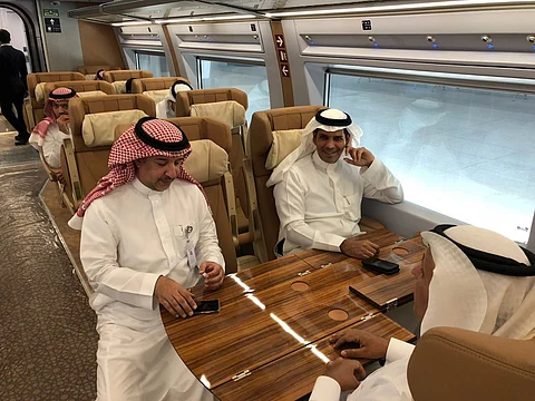 وزير النقل في أول رحلة مجانية للمواطنين عبر قطار الحرمين السريع: إنجاز حضاري ووطني