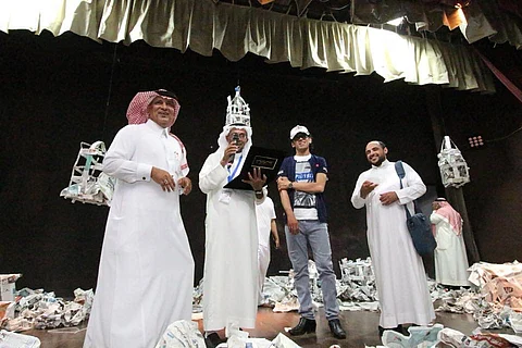 "صفحة أولى" تفتح عودة المسرح في جازان