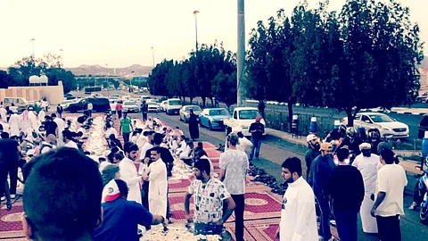 في جو من المودة.. "شباب الطائف" يجمعون 300 سعودي ومقيم في إفطار جماعي