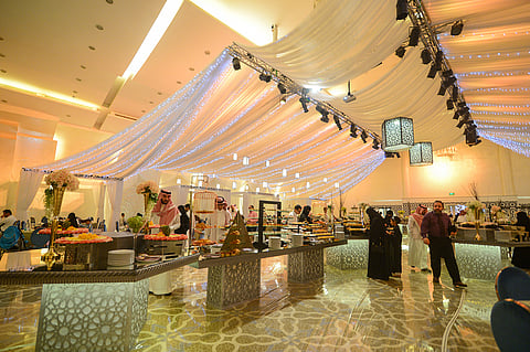 عروض الخيمة الرمضانية بقاعة التخصصي.. جناح للأطفال وأشهى الطعام مع أمهر الطهاة