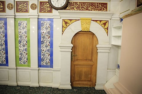 تعرف على قصة الباب الصغير المجاور لباب السلام في المسجد النبوي