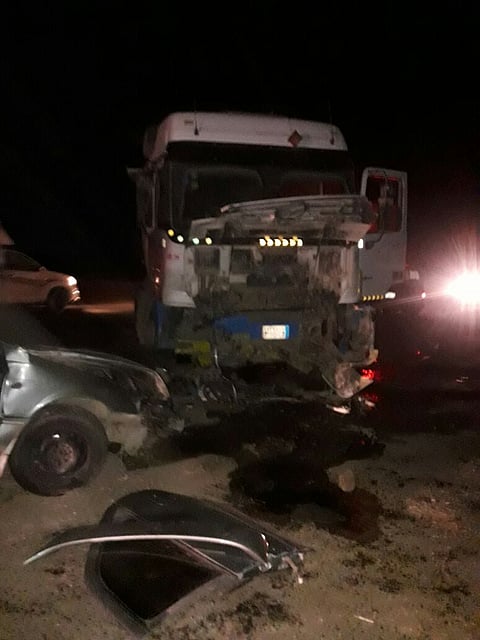 شاهد.. كابوس "حوادث الشاحنات" يتواصل في "كدمي جازان" بحالة حرجة