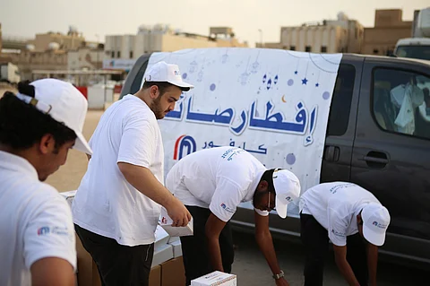 توزيع ١٠٠ ألف وجبة إفطار و٢٥٠٠ سلة غذائية للأسر المحتاجة بالرياض