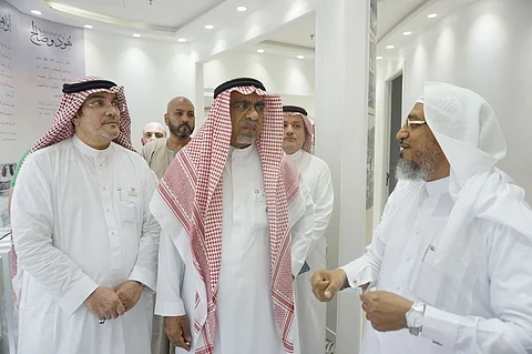 "القويحص" يزور معرض العهد لجمعية مراكز الأحياء ومشروع تعظيم البلد الحرام