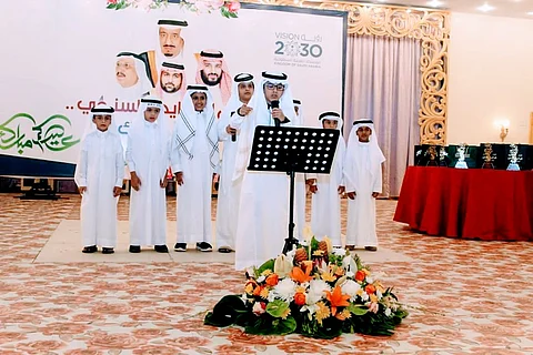 شاهد من جازان.. قصائد وتكريم وهدية تذكارية في حفل معايدة "بني المبارك"