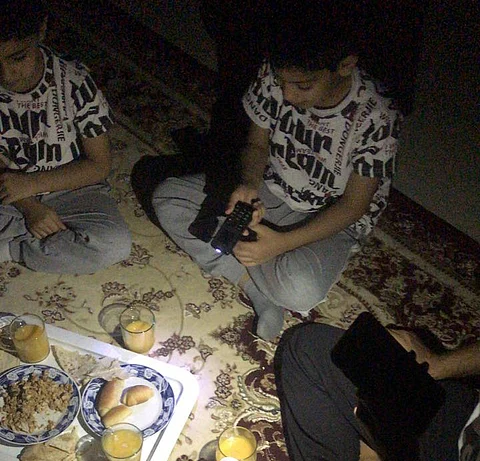 سكان "عريجاء الرياض" يعانون من الظلام وارتفاع الحرارة مع انقطاع الكهرباء