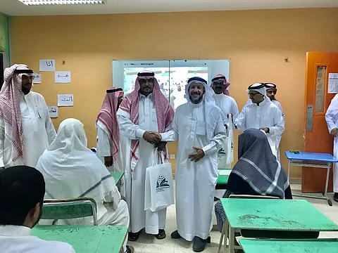 انتظام 300 دارس في 10 مراكز لمحو الأمية بمحايل