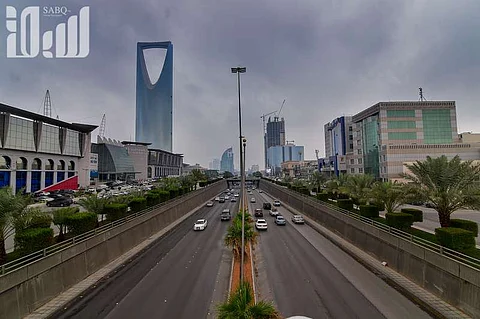 "حنان العرفج" لـ"سبق": سأقود غدًا سيارتي بنفسي .. وأشجع النساء لمواجهة حالات الطوارئ والظروف الصعبة