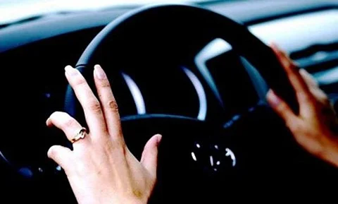 احتفالات في الأسر السعودية بقيادة المرأة .. ساعات تمر بلا إشكاليات وهنا أبرز الإيجابيات