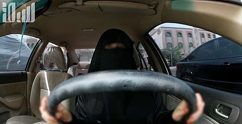 أولها مؤازرة المشايخ.. 6 مشاهد داعمة للسعوديات استبقت قيادتها للسيارة بالمملكة