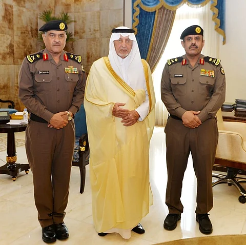 "الفيصل" يقلّد مدير شرطة الطائف رتبة "لواء"