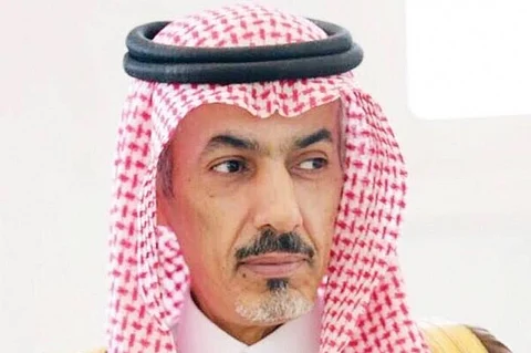 محافظ الخرج يؤدي صلاة الميت على الشهيد الدوسري وينقل تعازي القيادة