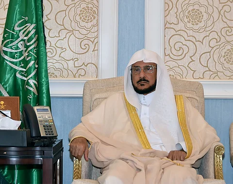 وزير "الإسلامية" يصدر قراراً بإنشاء مركز لإدارة أعمال المساجد
