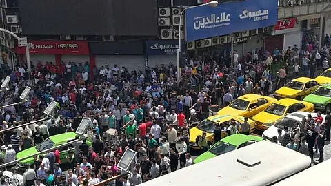 شاهد.. "انتفاضة باستور".. غليان شعبي على خطوات من نافذة مرشد إيران