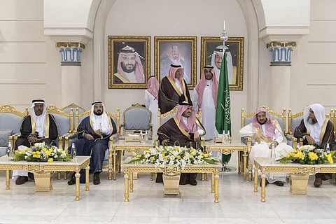أمير الجوف يستقبل المواطنين وكبار المسؤولين