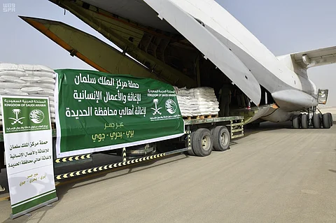 أولى طلائع الجسر الجوي الإغاثي السعودي للحديدة تغادر الرياض إلى عدن