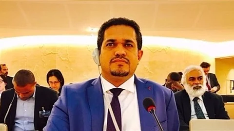 وزير حقوق الإنسان اليمني: الميليشيا الانقلابية تنهب وتستولي على المواد الإنسانية