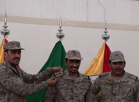 تقليد "النفجان" رتبة "عقيد"