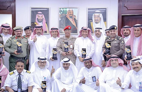 "مطار المؤسس" يُكَرّم الموظفين والقطاعات المساهمة في إنجاح موسم العمرة