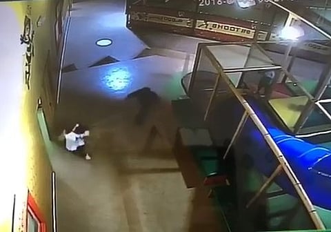 عقب فيديو رصد سلوك غريب لعمالتها مع أطفال .. "بيلي بيز": فصلناهم وأبلغنا شرطة الطائف