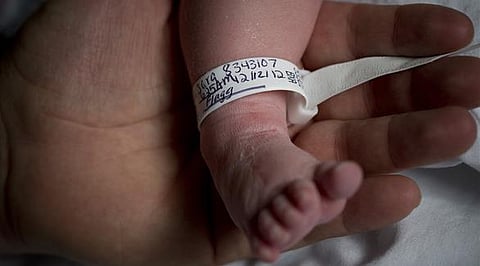 دراسة أميركية تحذر: تقنيات الإنجاب الحديثة تخلف أطفالاً يعانون تشوهات