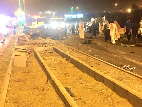 مقتل وإصابة 9 أشخاص في تصادم 4 سيارات بالحرجة
