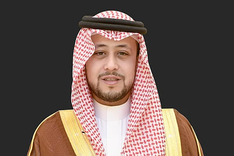 نائب أمير القصيم يعزي والد وأسرة الشهيد سليمان العبداللطيف