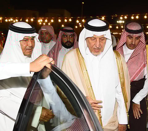 أمير مكة يعزي الفنان محمد عبده في وفاة شقيقه أحمد