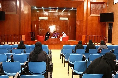 "العمل": رصدنا مخالفة تكليف وافد بإجراء مقابلات وظيفية بالجوف