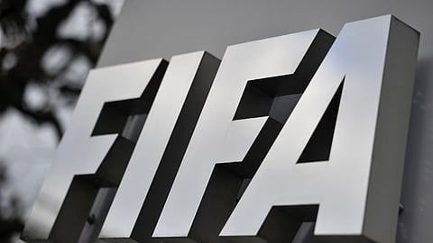 "فيفا" يعاقب السويد وكرواتيا بـ"الفرنك السويسري"