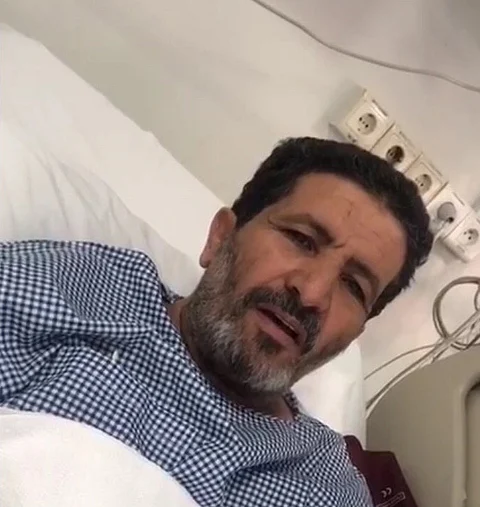 شاعر العرضة "ابن هضبان" يجري عملية قسطرة ويطمئن محبيه